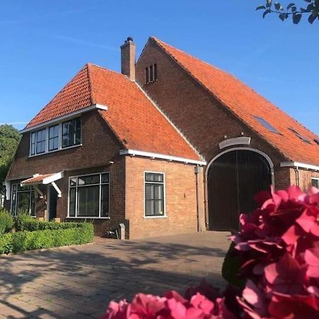 Rustig Logeerverblijf Aan De Rand Van De Stad Lekkum Εξωτερικό φωτογραφία
